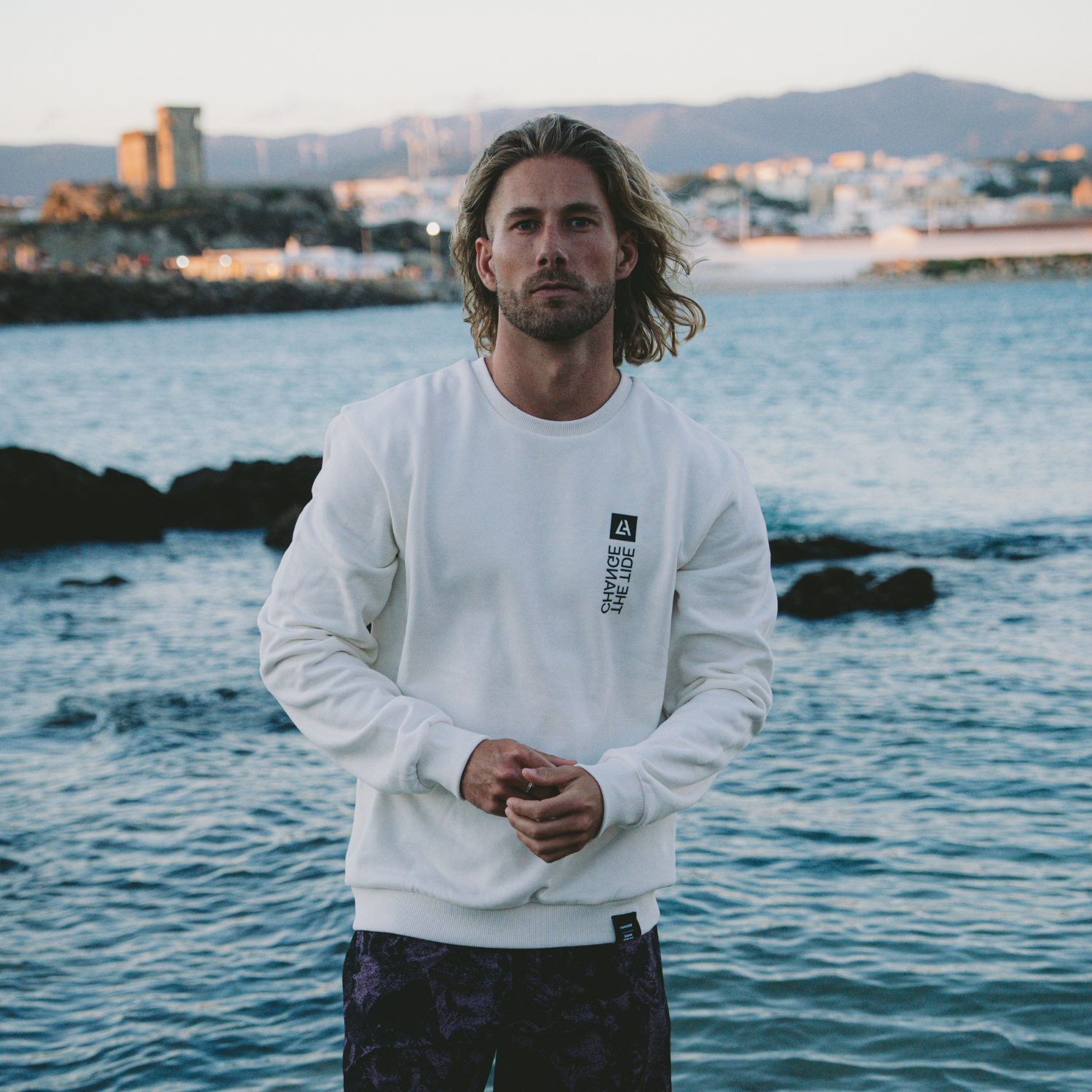 CREW NECK