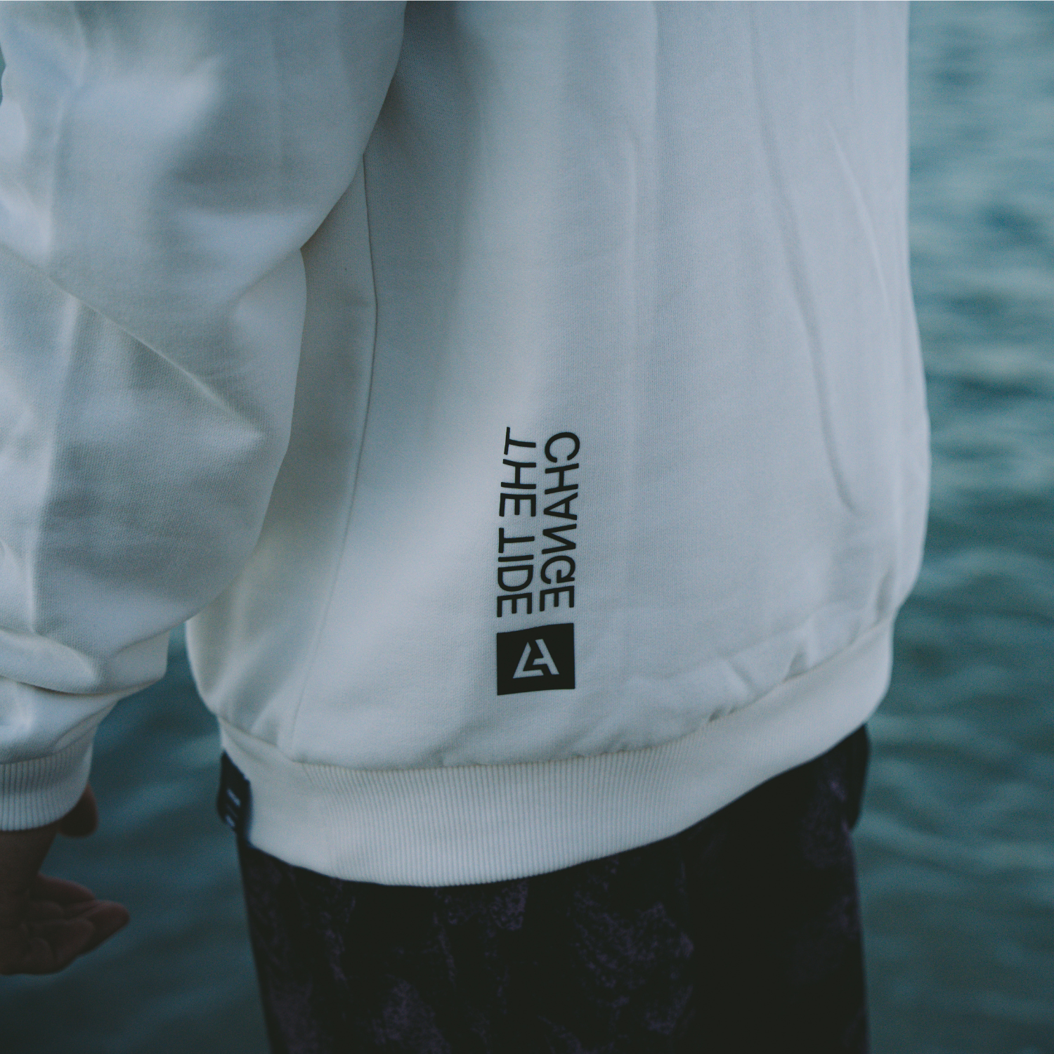 CREW NECK